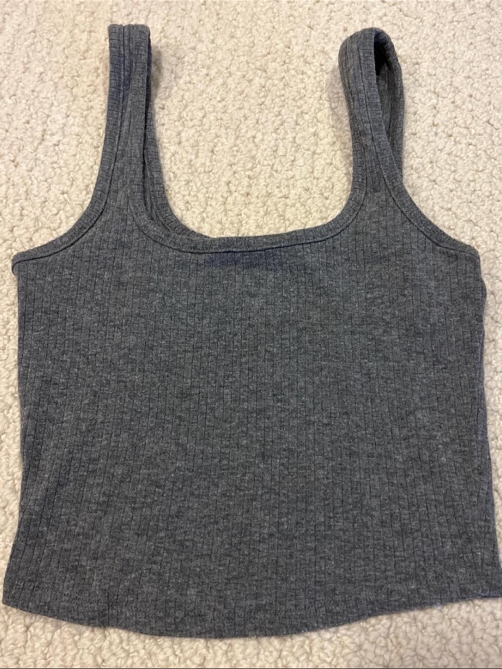 gray tank top